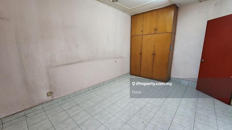 2-storey Terraced House for Sale in dvdqz, Jalan Klang Lama (Old Klang Road) by Flora - iProperty.com.my