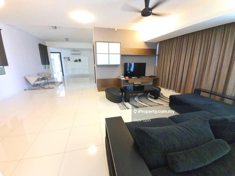 For Sale - Gurney Paragon