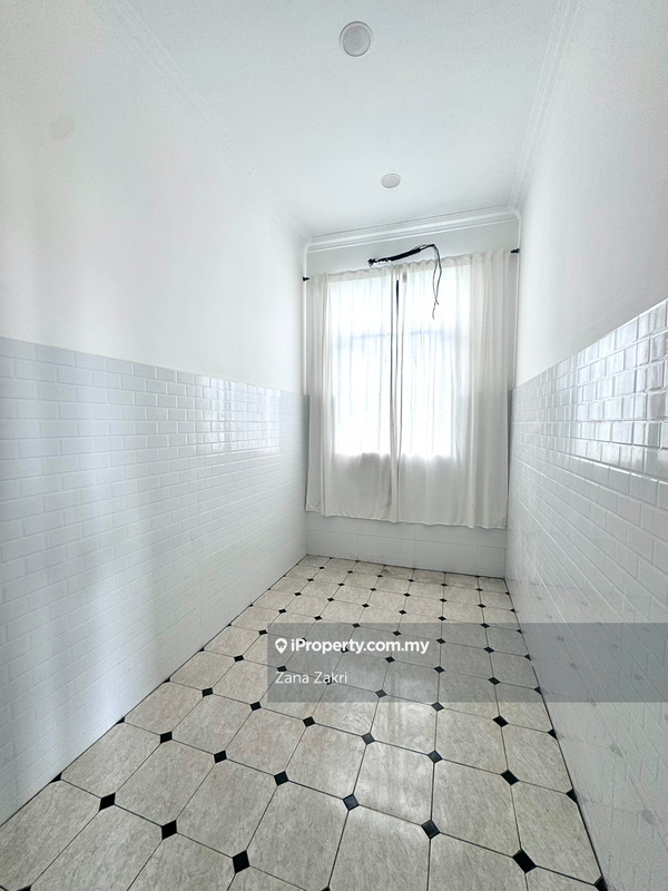 Rumah Berkembar untuk Dijual di Taman Melawati, Ulu Kelang oleh Zana Zakri - Kitchen / Dining area - iProperty.com.my