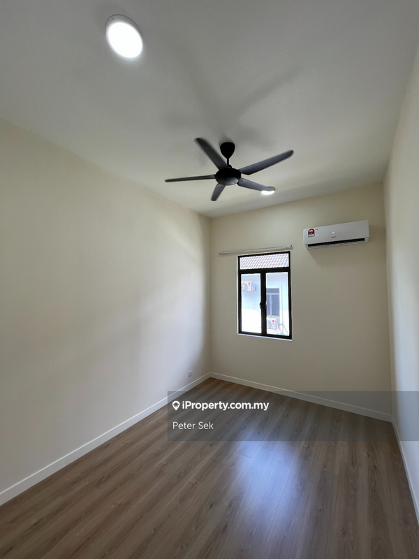 Rumah Berangkai 2 Tingkat untuk Dijual di Bandar Baru Salak Tinggi, Sepang oleh Peter Sek - iProperty.com.my