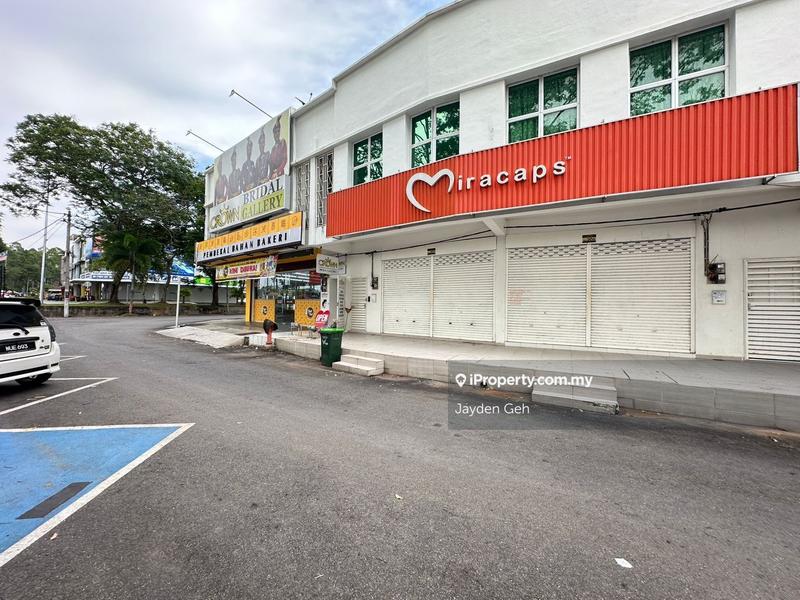 Shop for Sale in Pekan Jitra, Jitra by Jayden Geh - iProperty.com.my