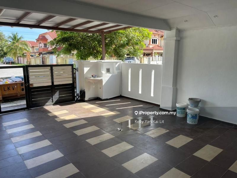 Rumah Teres 2-Tingkat untuk Dijual di Bandar Bukit Tinggi, Klang oleh Kelly Yan Kai Lit - Carporch - iProperty.com.my