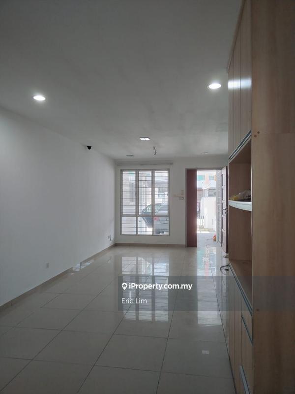 Rumah Bandar untuk Dijual di Chestwood Terrace 1, Bandar Utama, Kayu Ara oleh Eric Lim - iProperty.com.my