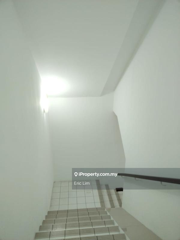 Rumah Bandar untuk Dijual di Chestwood Terrace 1, Bandar Utama, Kayu Ara oleh Eric Lim - iProperty.com.my