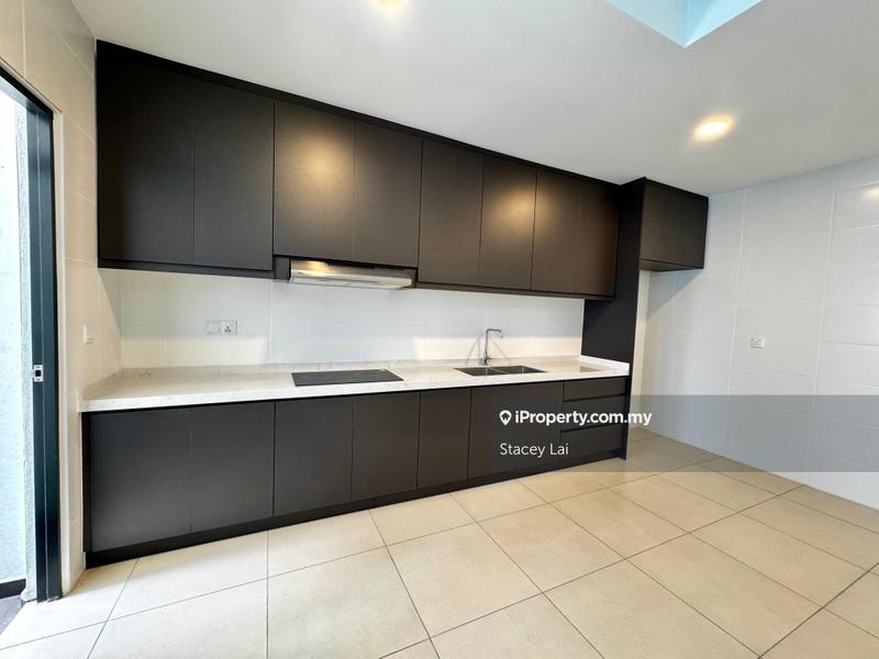 For Rent - Reizz Residence