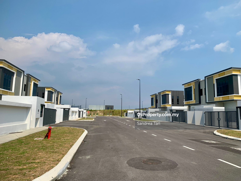 Semi-D Factory for Sale in Bandar Baru Enstek, Bandar Enstek by Sandrea Tan - iProperty.com.my