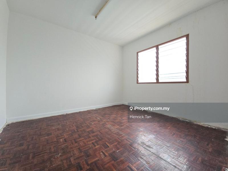 Flat for Sale in Pangsapuri SS8 Kelana Jaya by Henrick Tan - iProperty.com.my