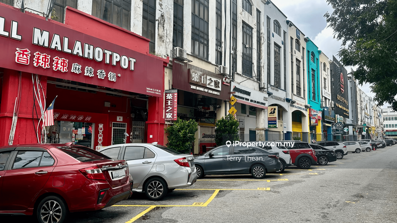 For Sale - 4.5 Storey Shop @ Kuchai Lama , Facing Busy Road & High Explosure