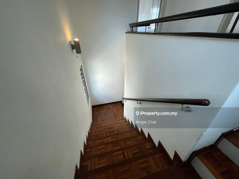 Townhouse for Sale in Sunway Damansara, Kota Damansara by Angie Chai - iProperty.com.my