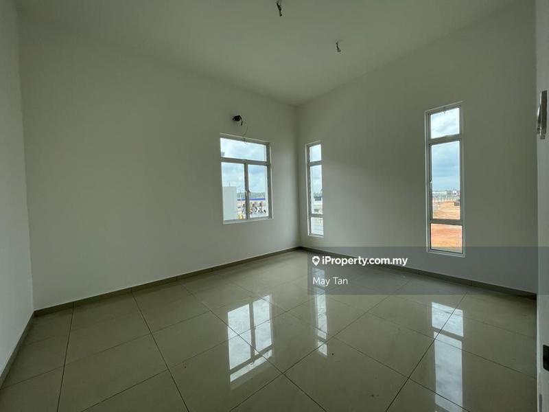 Rumah Berkembar untuk Dijual di Taman Kluang  Perdana, Kluang oleh May Tan - iProperty.com.my