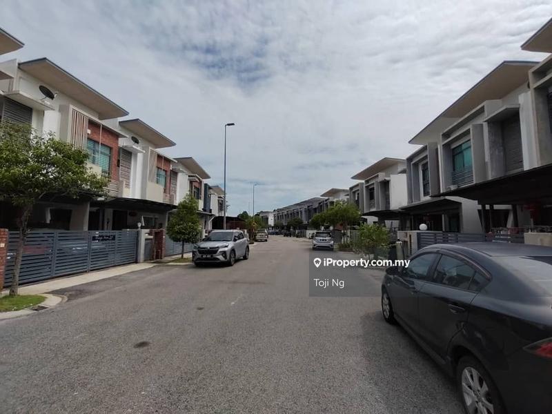 Rumah Berangkai 2 Tingkat untuk Dijual di Taman Putra Prima, Puchong oleh Toji Ng - iProperty.com.my