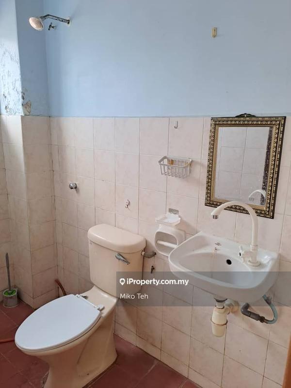 Semi-Detached House for Sale in Taman Pinggiran Putra, Seri Kembangan by Miko Teh - iProperty.com.my