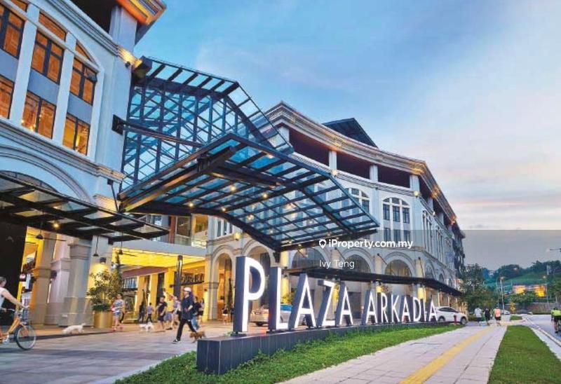 For Sale - Plaza Arkadia