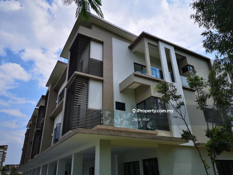 Townhouse for Sale in 16 Sierra, Puchong by Jane Hor - iProperty.com.my