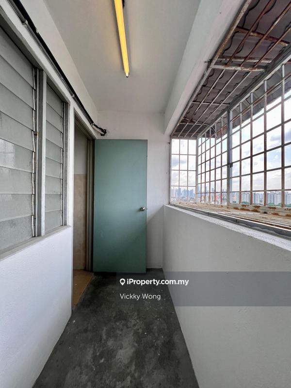 Flat for Sale in Pandan Ria (Block D) by Vickky Wong - iProperty.com.my