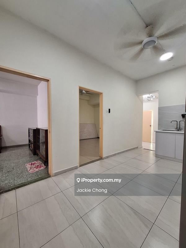2-storey Terraced House for Sale in Taman Overseas Union (Taman Oug), Jalan Klang Lama (Old Klang Road) by Jackie Chong - Living Room - iProperty.com.my