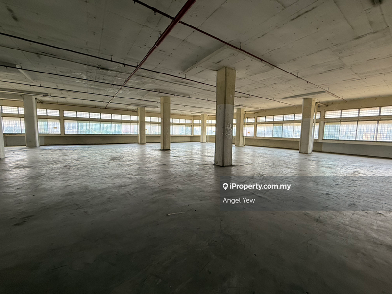 For Rent - Segambut warehouse with cargo lifts and container dock levellers