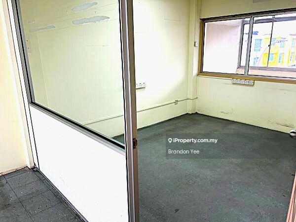 Shop / Office untuk Disewa di Taman Sri Serdang, Seri Kembangan oleh Brandon Yee - Interior - iProperty.com.my
