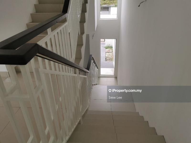 Rumah Berangkai 3 Tingkat untuk Dijual di Kota Damansara, Selangor oleh Siew Lee - iProperty.com.my