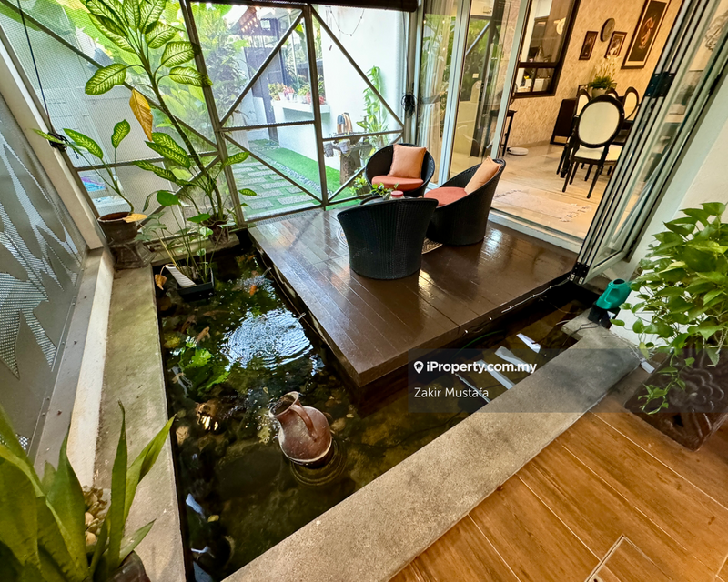 Rumah Berkembar untuk Dijual di Seksyen 13, Shah Alam oleh Zakir Mustafa - Healing corner with koi pond - iProperty.com.my