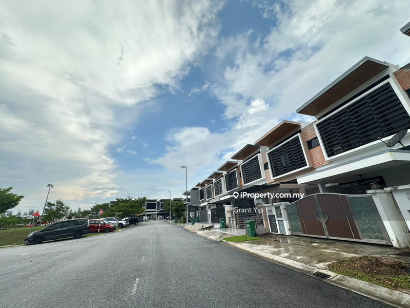 2.5-storey Terraced House for Sale in TTDI Grove, Kajang by Grant Yip - iProperty.com.my