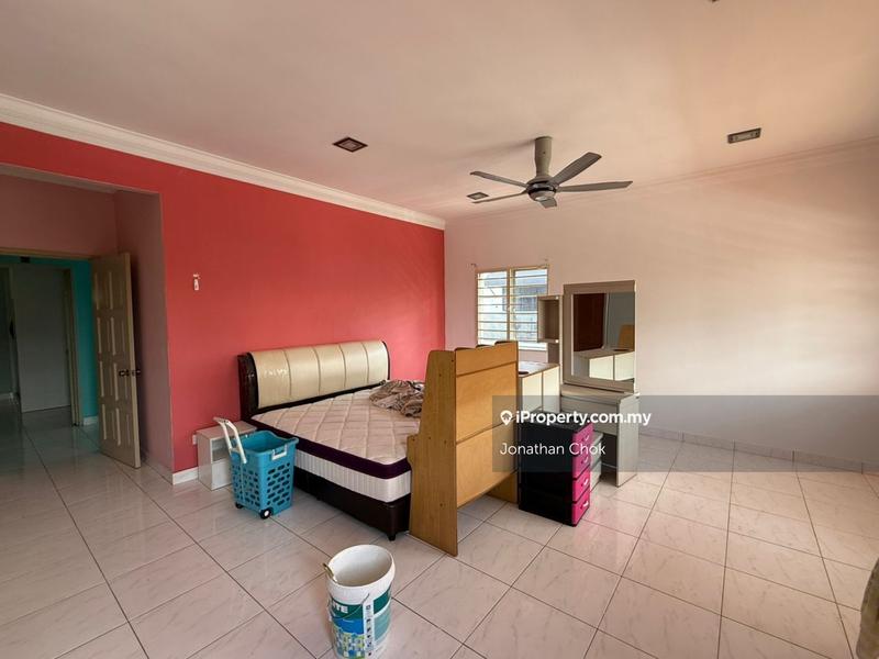 Rumah Berkembar untuk Dijual di Bandar Putra Permai, Seri Kembangan oleh Jonathan Chok - iProperty.com.my