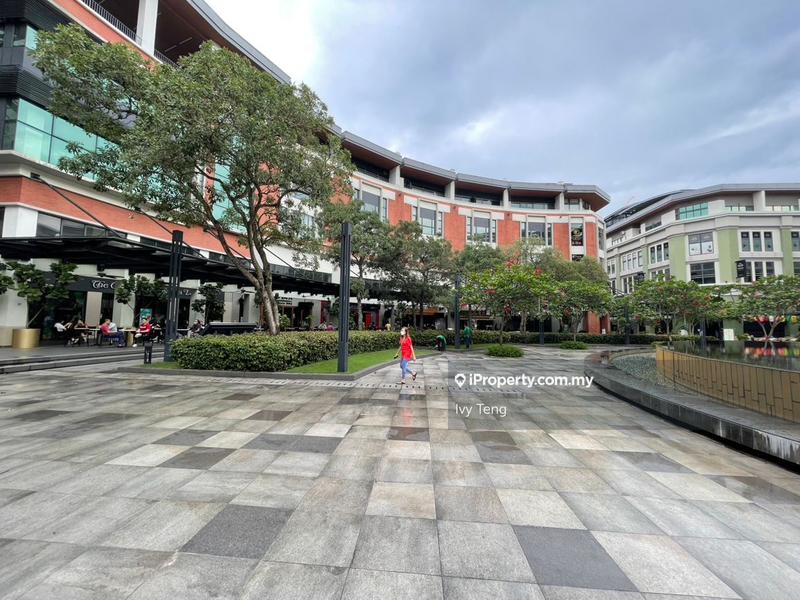 For Sale - Plaza Arkadia