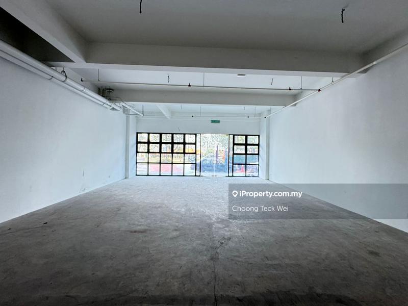 For Rent - Corner Ground Floor, end lot, 2 storey shoplot, good deal, senawang, negeri sembilan