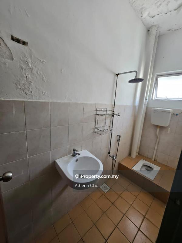 Shop for Sale in Bandar Seri Putra, Bangi by Athena Cho - iProperty.com.my