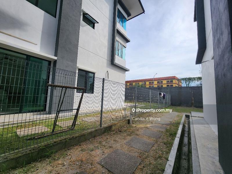 Rumah Berkembar untuk Dijual di Taman Villa Perdana, Kajang oleh Candace Wong - iProperty.com.my