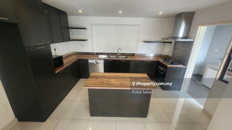 For Rent - Merak Kayangan Court