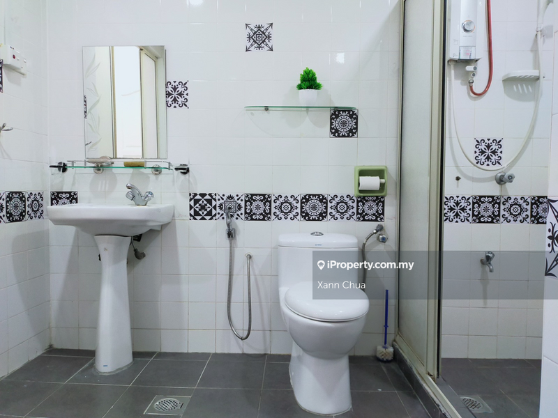 Rumah Bandar untuk Dijual di Country Heights, Kajang oleh Xann Chua - iProperty.com.my