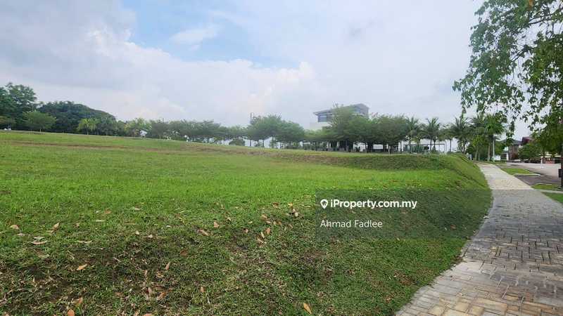 Banglo Tanah untuk Dijual di Presint 11, Presint 11 oleh Ahmad Fadlee - iProperty.com.my