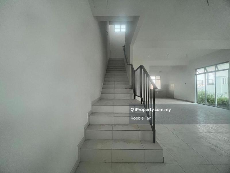 Rumah Berkembar untuk Dijual di Taman Pulai Mutiara, Iskandar Puteri (Nusajaya) oleh Robbie Tan - iProperty.com.my