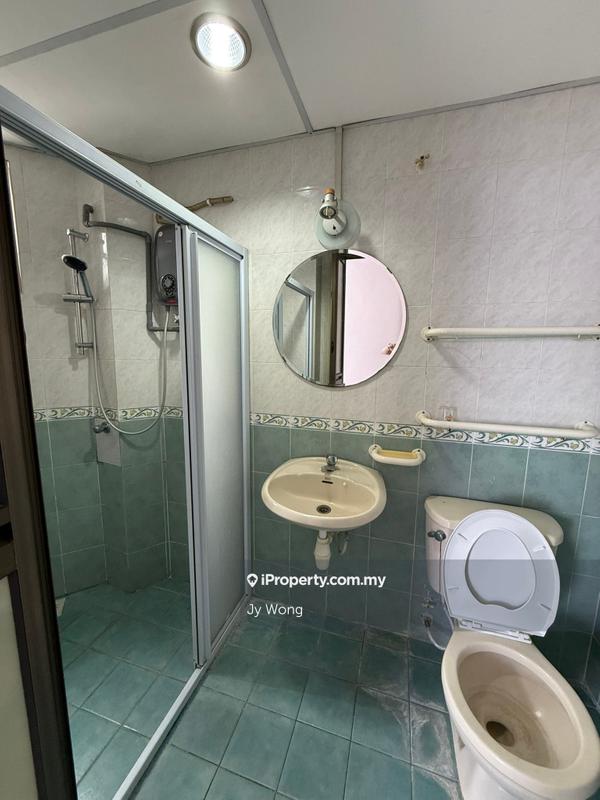 Condominium for Sale in La Vista Condominiums by Jy Wong - iProperty.com.my