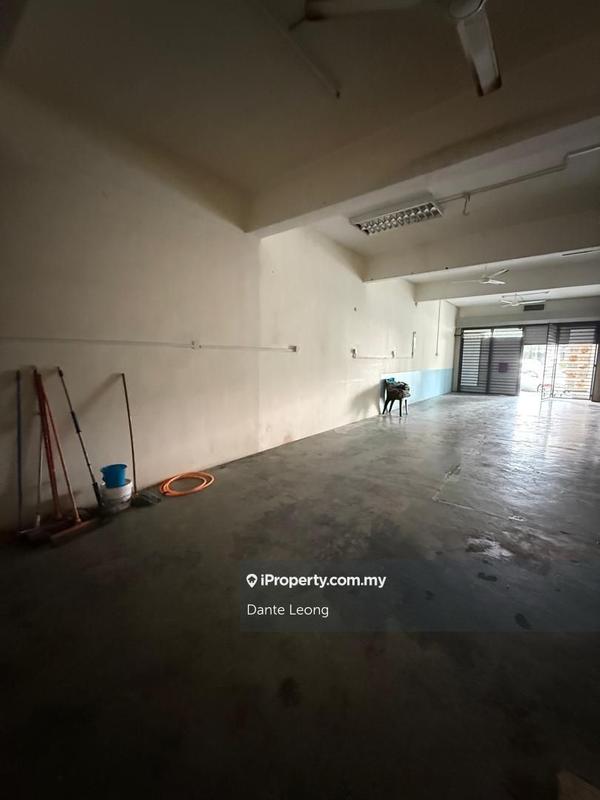 Shop for Rent in Bandar Putra Permai, Seri Kembangan by Dante Leong - iProperty.com.my