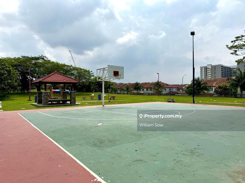 Rumah Berangkai 2 Tingkat untuk Dijual di Seksyen U5, Shah Alam oleh William Sow - Basketball Court - iProperty.com.my