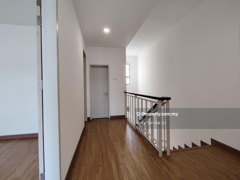 Rumah Teres 3-Tingkat untuk Dijual di Park Residence, Seri Kembangan oleh Kelly Yan Kai Lit - iProperty.com.my