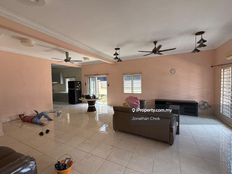 Rumah Berkembar untuk Dijual di Bandar Putra Permai, Seri Kembangan oleh Jonathan Chok - iProperty.com.my