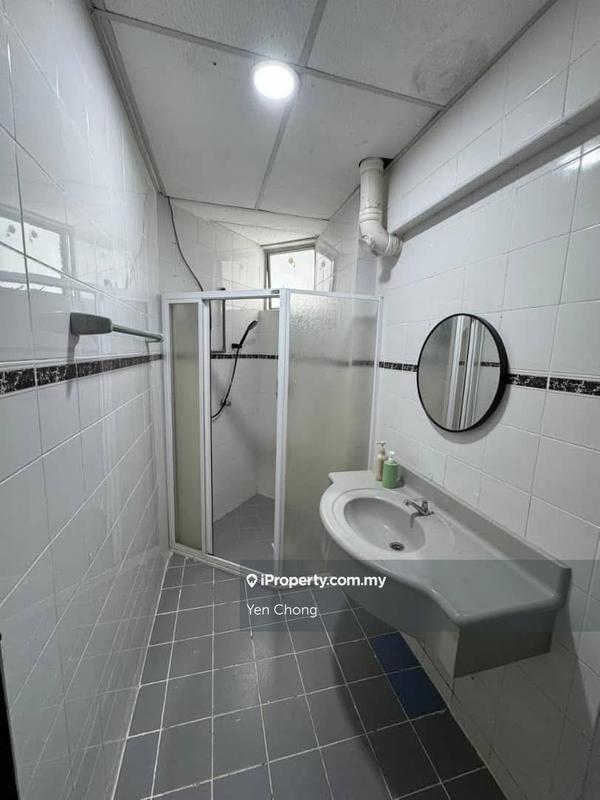 Condominium for Rent in Golden Straits Villas by Yen Chong - iProperty.com.my