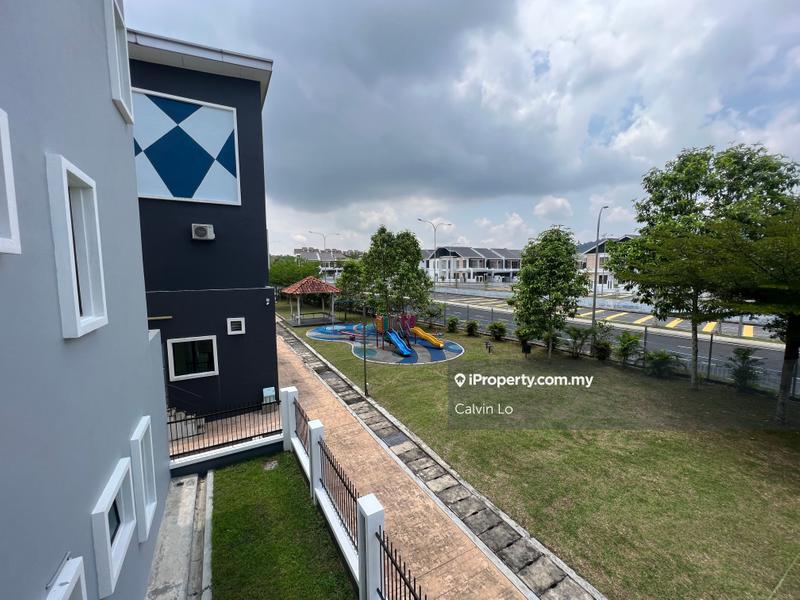 Rumah Berangkai 3 Tingkat untuk Dijual di Taman Damai Utama, Bandar Kinrara oleh Calvin Lo - iProperty.com.my