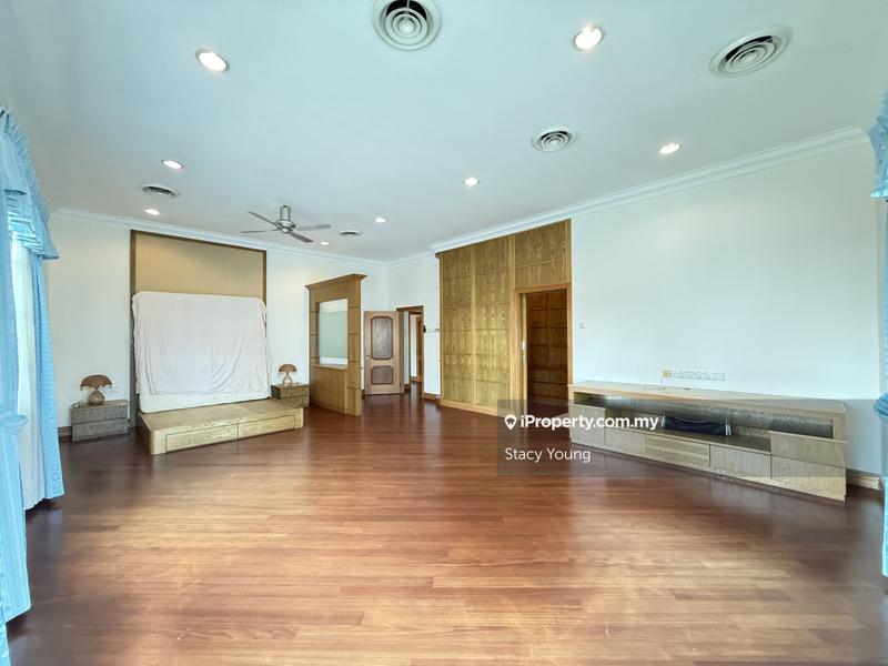 Bungalow House for Sale in Country Heights, Kajang by Stacy Young - iProperty.com.my