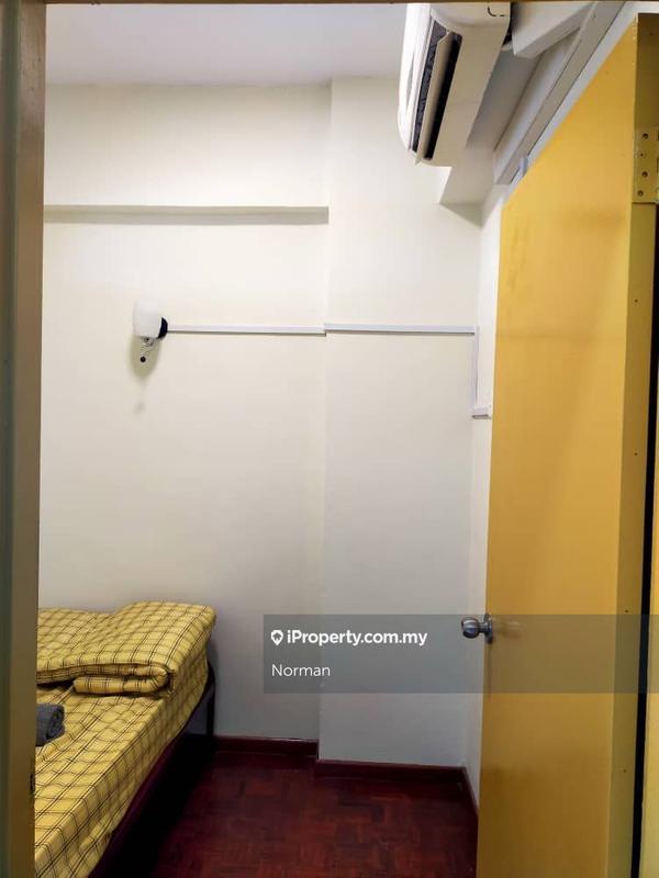 Apartment for Sale in Glory Beach Resort by Norman - iProperty.com.my