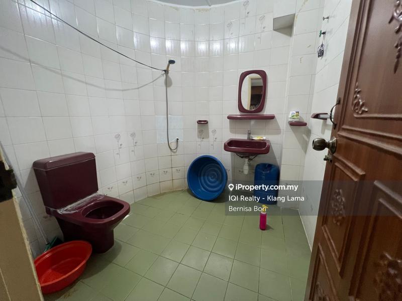 Bungalow House for Sale in Taman Paramount, Petaling Jaya by Bernisa Bon - iProperty.com.my