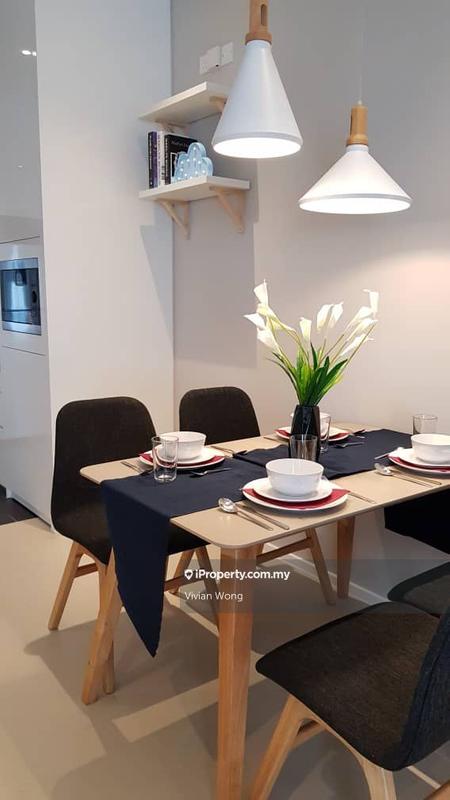 For Rent - Arcoris SOHO
