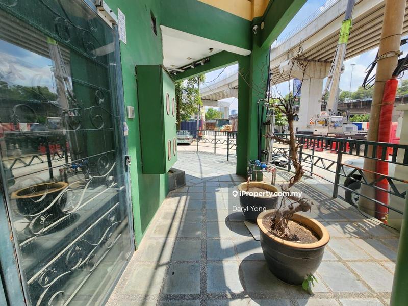 For Rent - VALUE DEAL: 4 Storey Corner lot Hotel for RENT