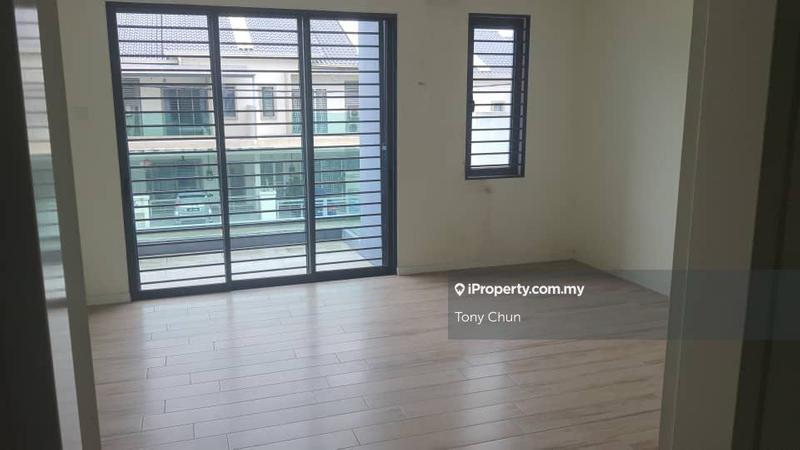 Rumah Berangkai 3 Tingkat untuk Dijual di Taman Seri Segar, Semenyih oleh Tony Chun - iProperty.com.my