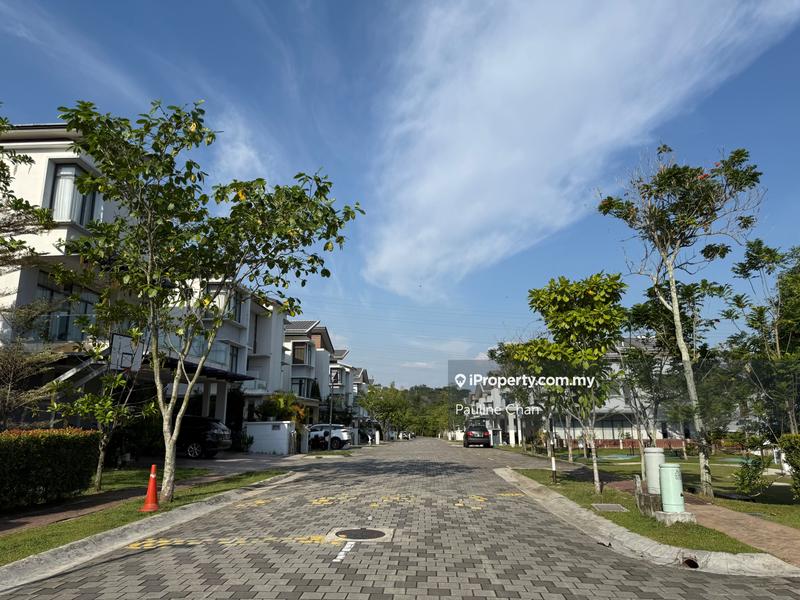 Rumah Berkembar untuk Dijual di Serdang, Seri Kembangan oleh Pauline Chan - iProperty.com.my