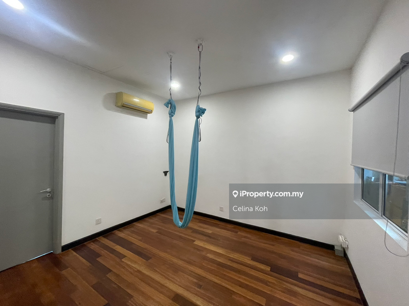Bungalow House for Sale in Sierramas, Sungai Buloh by Celina Koh - iProperty.com.my