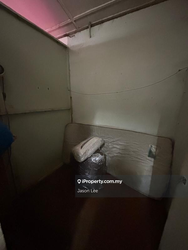 Rumah Berangkai 1.5 Tingkat untuk Dijual di Taman Serdang Jaya, Seri Kembangan oleh Jason Lee - iProperty.com.my